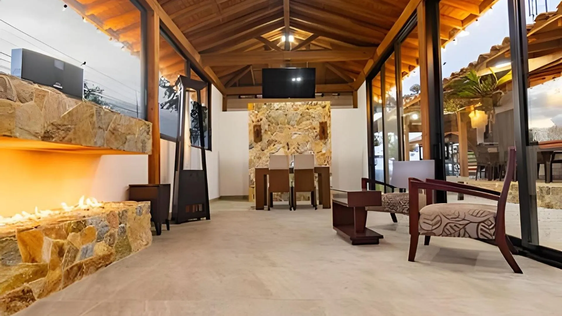 Villa + Granja | 5 Habitaciones | Juegos | Billar Santa Elena